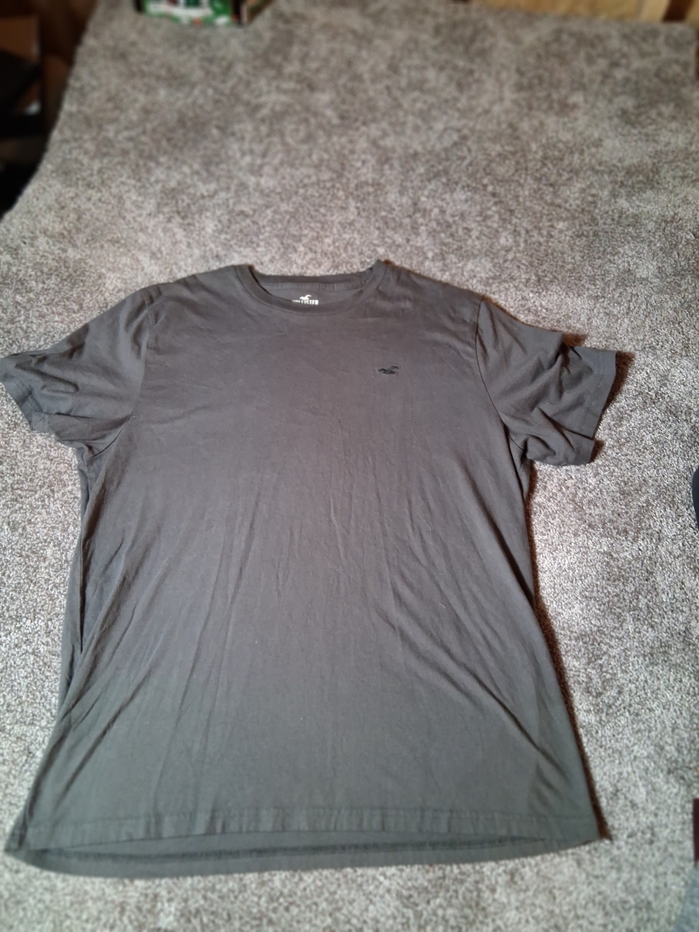 Hollister Men's Dark Grey Crewneck T-Shirt Size Xl